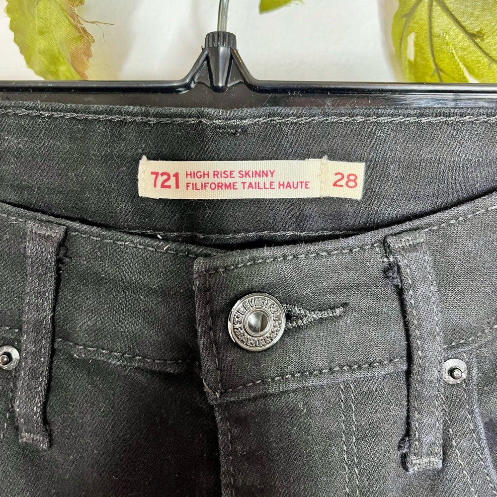 Levi’s High Rise Skinny Jeans - Picture 10 of 13